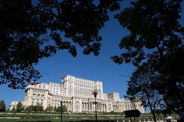 Finanțele atenționează Parlamentul că și-a subevaluat bunuri și cere actualizare rapidă pentru a nu trece la amenzi