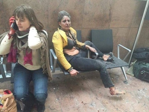 FOTO Explozii pe aeroportul din Bruxelles, urmate de alte explozii la metrou, lângă sediul CE. Fiica lui Rednic, aflată pe aeroport: Au fost focuri de arme