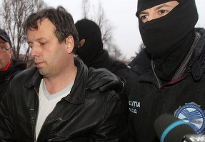Guccifer, hackerul român care a expus mailurile neconvenționale primite de Hillary Clinton, a apărut în fața unui tribunal federal SUA  
