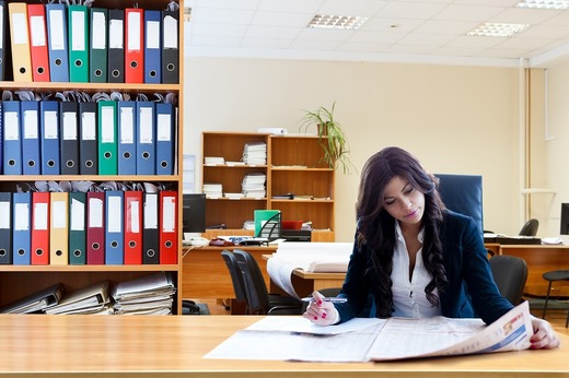 Firmele vor fi scutite cu până la 30.000 euro din impozitul pe profit dacă angajează part-time mame cu copii sub 7 ani
