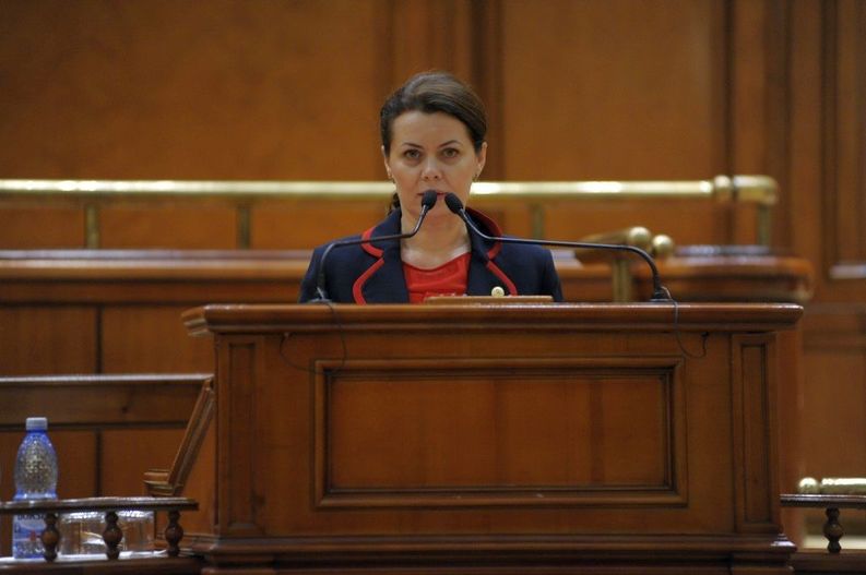 Inițiatoarea legii antifumat, Aurelia Cristea, a demisionat de la conducerea PSD Cluj