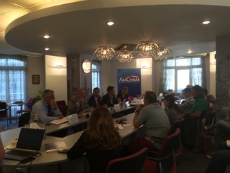 Sondaj AmCham: Fiscalitatea este instrument politic în România, iar lipsa infrastructurii și corupția afectează economia