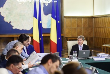 O ședință a Guvernului costă în jur de 1.000 euro. Un sistem electronic va fi implementat pentru a reduce hârțogăria