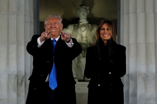 FOTO&VIDEO Donald Trump a depus jurământul și a devenit al 45-lea președinte al Statelor Unite. Proteste de stradă și conflicte cu poliția