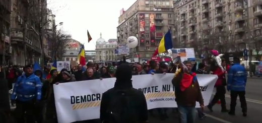VIDEO Protestatarii care se opun OUG de modificare a Codului Penal, în marș spre Palatul Parlamentului