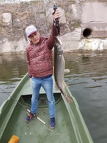 FOTO Dragnea l-a învățat pe Grindeanu să pescuiască. Ce au prins amândoi