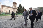 VIDEO&FOTO Prințul Charles s-a plimbat prin Centrul Vechi al Bucureștiului, oprindu-se și la Hanul lui Manuc