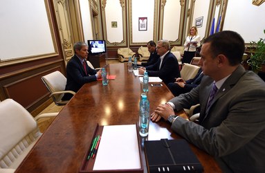 DOCUMENT Finanțarea de la buget a partidelor a crescut de patru ori față de acum 10 ani, în ultimii doi ani dublându-se constant și ajungând la circa 0,03% din veniturile bugetare