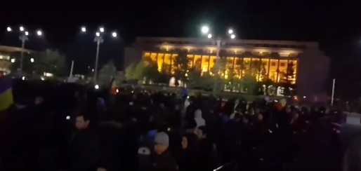 VIDEO Mii de oameni protestează în mai multe orașe din țară împotriva guvernării
