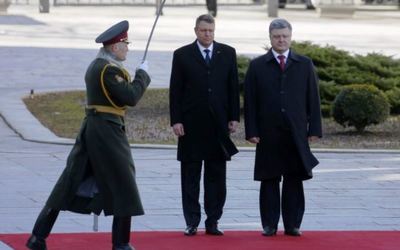 Iohannis a câștigat un proces în care era acuzat că refuză să acorde "sprijin logistic" comunității românești din Ucraina