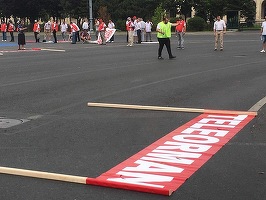 FOTO&VIDEO UPDATE Pregătiri în Piața Victoriei pentru mitingul PSD. Primii protestatari sosesc în piață