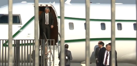 Inspectori trimiși să verifice de ce premierul Dăncilă nu a ajuns la aeroport la timp pentru a-l întâmpina pe președintele Comisiei Europene