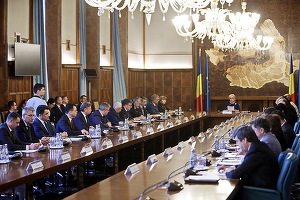 Tardiv: După aprobarea în Guvern fără consultări a OUG 114 cu taxe și OUG 7 în justiție, Dăncilă cere acum miniștrilor consultări publice înainte de adoptarea altor acte
