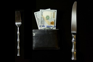 Plan: 10 lei pentru elevi pe fiecare zi fără absențe, salariul minim - 50%-60% din câștigul mediu, pensii mărite, impozite zero