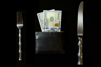 Plan: 10 lei pentru elevi pe fiecare zi fără absențe, salariul minim - 50%-60% din câștigul mediu, pensii mărite, impozite zero