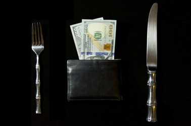 Plan: 10 lei pentru elevi pe fiecare zi fără absențe, salariul minim - 50%-60% din câștigul mediu, pensii mărite, impozite zero