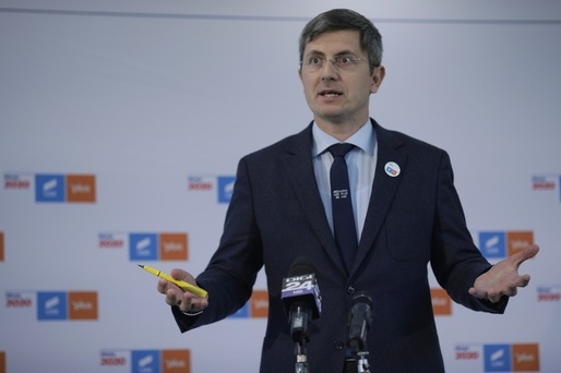 Dan Barna, criticat la Iași că USR nu vrea să intre la guvernare: "Sunteți prea fricos pentru politică!"