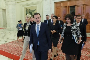ULTIMA ORĂ GALERIE FOTO România are un nou Guvern. Ce a promis pentru putere