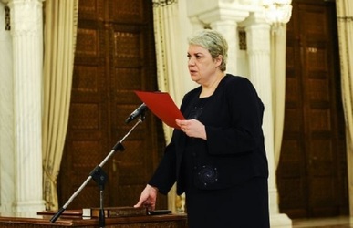 Sevil Shhaideh, premierul PSD refuzat de Iohannis acum 3 ani, a fost eliberată din funcția de consilier de stat la Guvern