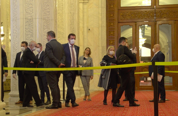 FOTO Parlamentarii au fost testați pentru Coronavirus înainte de vot. Unii au refuzat