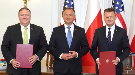 SUA și Polonia au semnat acordul ce consolidează prezența militară americană. Varșovia explică clauza de extrateritorialitate și contribuția sa financiară