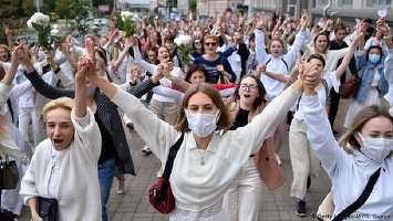 Belarus: Mii de persoane au participat la înmormântarea unui protestatar care a decedat în urma manifestațiilor de după realegerea lui Lukașenko