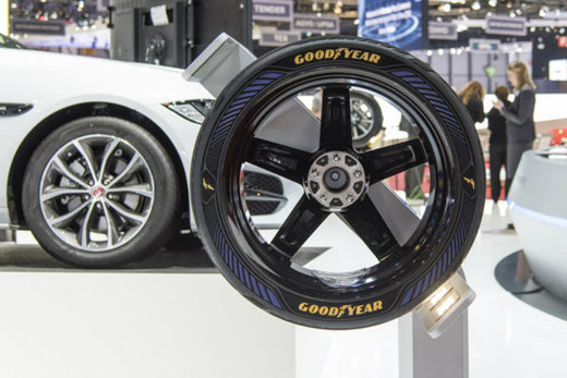 Trump cere boicotarea Goodyear, pentru șepci