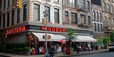 Restaurantele în spații închise din New York City vor fi închise începând de luni