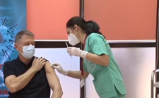 Președintele Klaus Iohannis s-a vaccinat cu a doua doză de ser anti-COVID