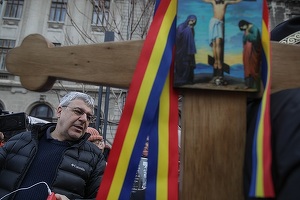 VIDEO&FOTO Sute de persoane au ieșit să protesteze pe străzile marilor orașe din România împotriva restricțiilor în pandemie