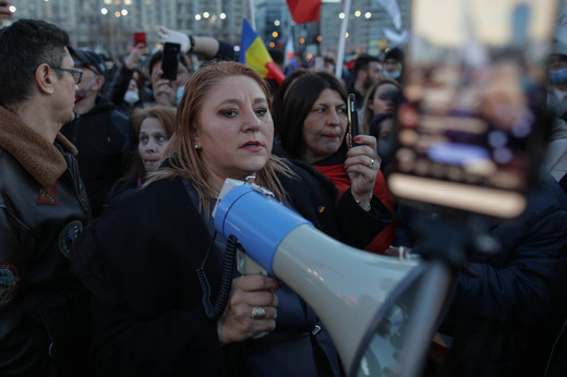 Senatul - avertizat de YouTube cu închiderea paginii din cauza mesajelor Dianei Șoșoacă