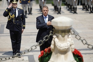 Noua declarație de avere a președintelui Iohannis: Mai puțin bani din chirii și în cont, mai mulți bani din vânzarea cărților. A scăzut și suma din cont