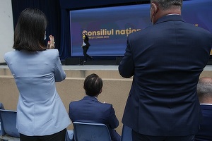 VIDEO Orban - show cu discurs presărat cu citate din cântece: Așa-s mâncat de străini, nu de prieteni 