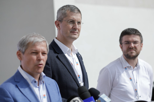 FOTO Cioloș: Nu ieșim de la guvernare, o să muriți cu noi de gât!