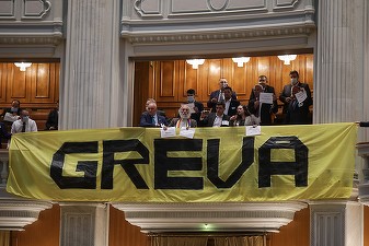 FOTO AUR a intrat în grevă parlamentară