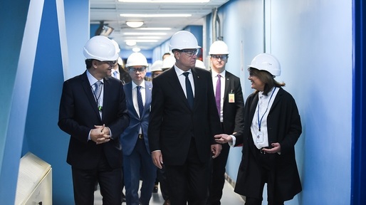 Presat de criza energetică și de cea politică, președintele Iohannis aniversează punerea în funcțiune a reactorului 1 de la Cernavodă cu 2 luni mai devreme. Sau cu 6 luni mai târziu