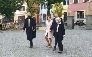 Polițiștii sibieni nu îl amendează pe președintele Iohannis pentru lipsa măștii. Care este explicația