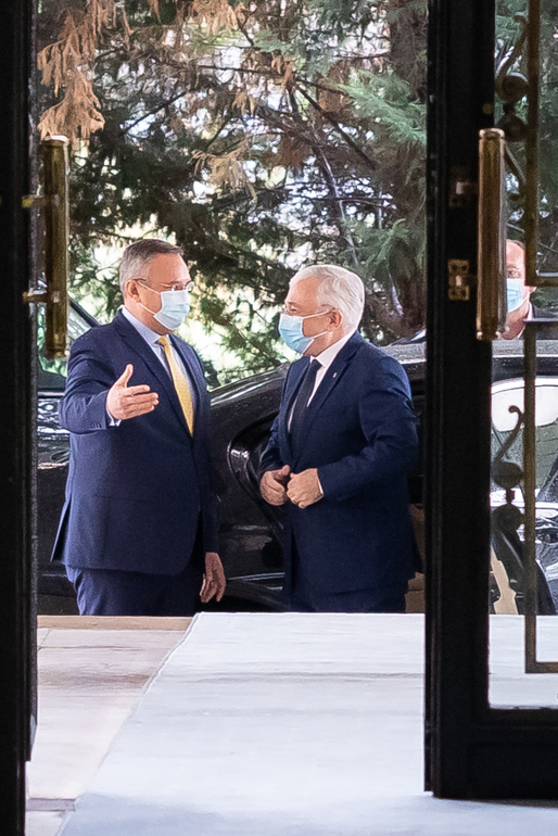 VIDEO&FOTO Guvernatorul BNR, Mugur Isărescu, chemat de premierul Ciucă la Guvern 