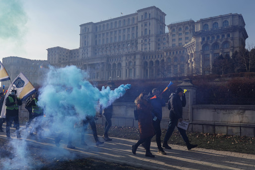 VIDEO&FOTO Poliția și militarii au ieșit pe stradă, pentru proteste