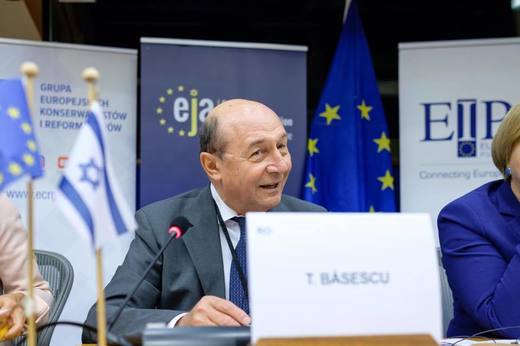 Băsescu și-a cumpărat un apartament. ”Ce-mi dă statul am să-i dau și eu!”