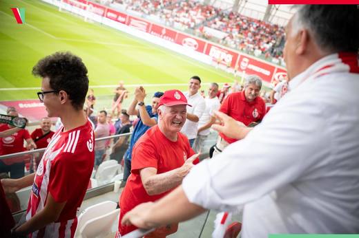 FOTO Viktor Orban, ovaționat pe stadionul din Sfântu Gheorghe, cu baie de mulțime