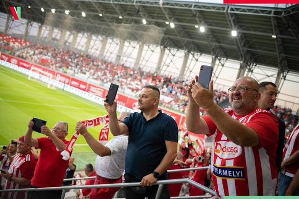 FOTO Viktor Orban, ovaționat pe stadionul din Sfântu Gheorghe, cu baie de mulțime