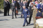 VIDEO Regele Charles al III-lea, baie de mulțime la Palatul Buckingham