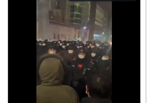 Noi proteste în China împotriva restricțiilor Covid, după ce un incendiu a ucis 10 persoane