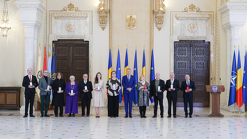 VIDEO&FOTO Irina Margareta Nistor, critic de film și ”vocea” care traducea filmele de pe piața neagră în comunism, a fost decorată de Iohannis
