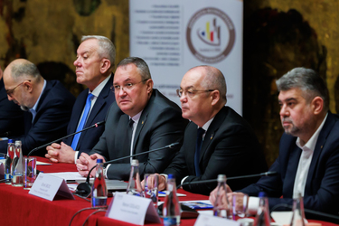Puterea continuă programul ”Pentru unii se poate”: După ce le-au fost majorate salariile anul trecut, primarilor și șefilor de CJ li se dublează acum sporul de ”proiecte europene” din bani de la buget