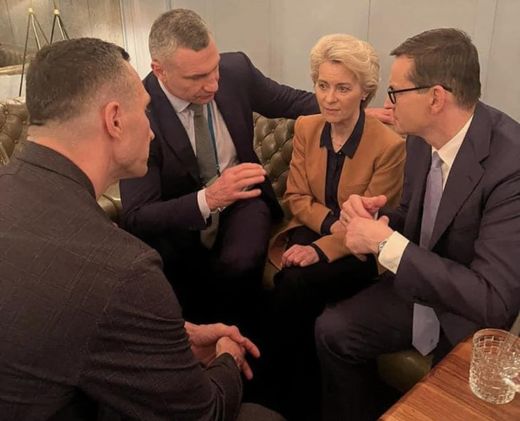 Ursula von der Leyen vrea ca UE să cumpere muniții în comun, cum a făcut și cu vaccinul anti-COVID, prin contractul cu Pfizer pentru care europarlamentarii vor s-o audieze pe șefa Comisiei Europene