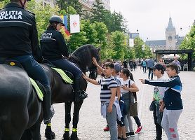 Primăria Iași va trimite câte un polițist local în fiecare școală, pentru combaterea absenteismului și a altor probleme. Mihai Chirica: „Ca pe vremuri. Așa cum era înainte de 1990”