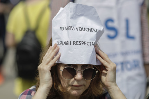 GALERIE FOTO Profesorii au ieșit pe stradă să ceară salarii mai mari. Mii de persoane protestează numai în București: Oferta Guvernului este jignitoare