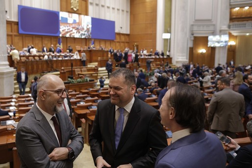 GALERIE FOTO Guvernul Ciolacu a primit votul de învestitură al Parlamentului. Ciucă l-a felicitat pe noul premier